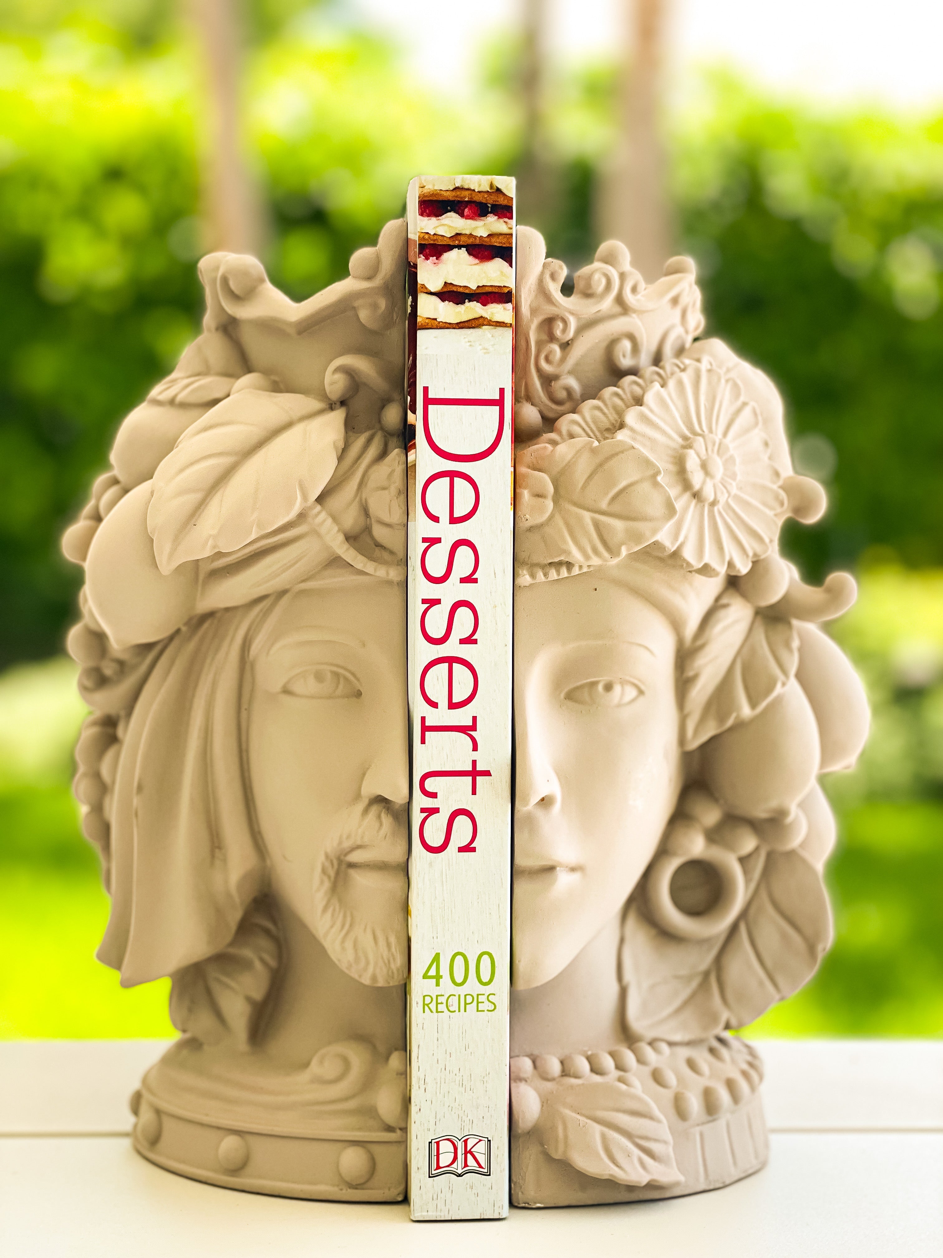 Taupe Bookends - Teste Matte