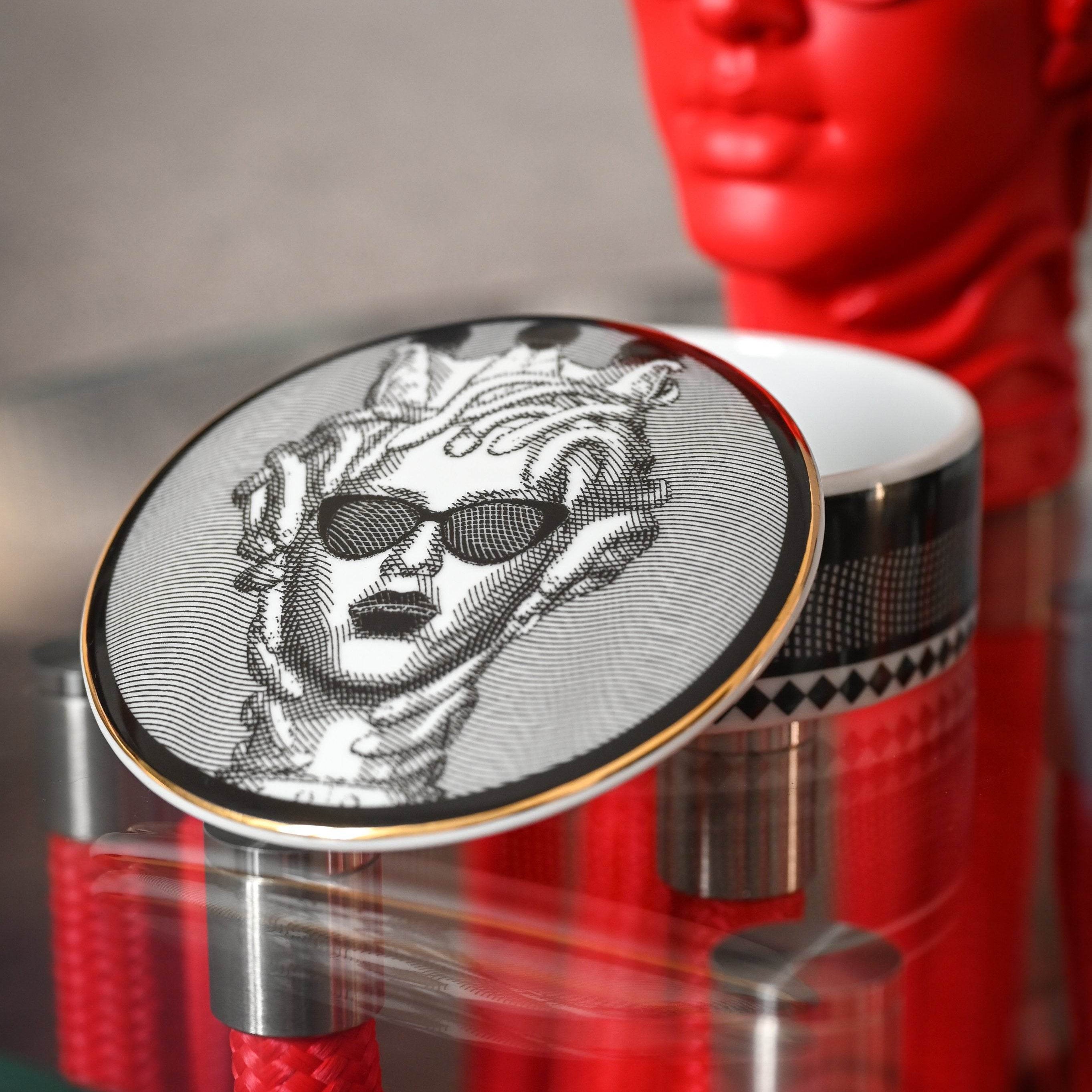 Porcelain Round Box - La Vipera - Sagrada Familia - Baci Milano