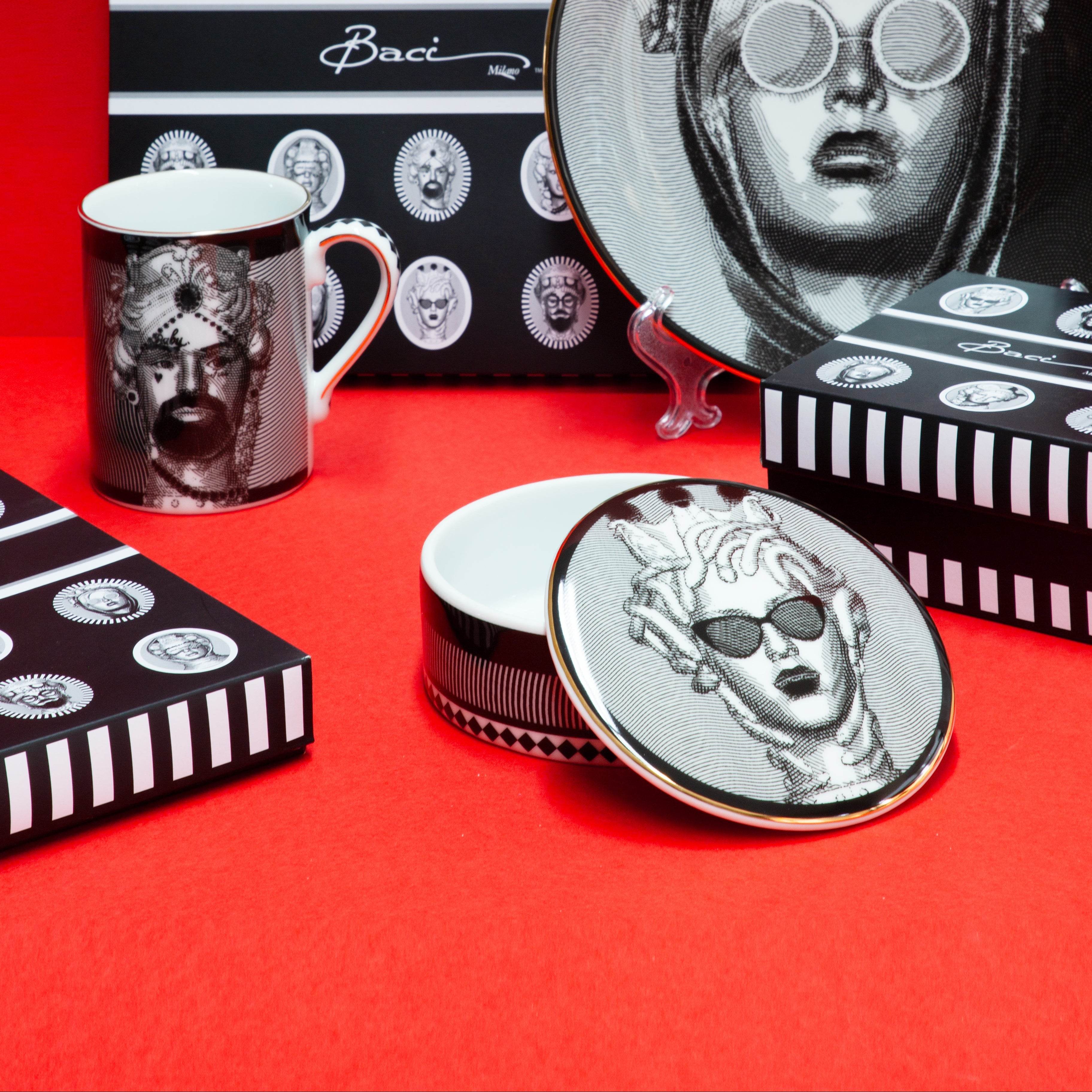 Porcelain Round Box - La Vipera - Sagrada Familia - Baci Milano