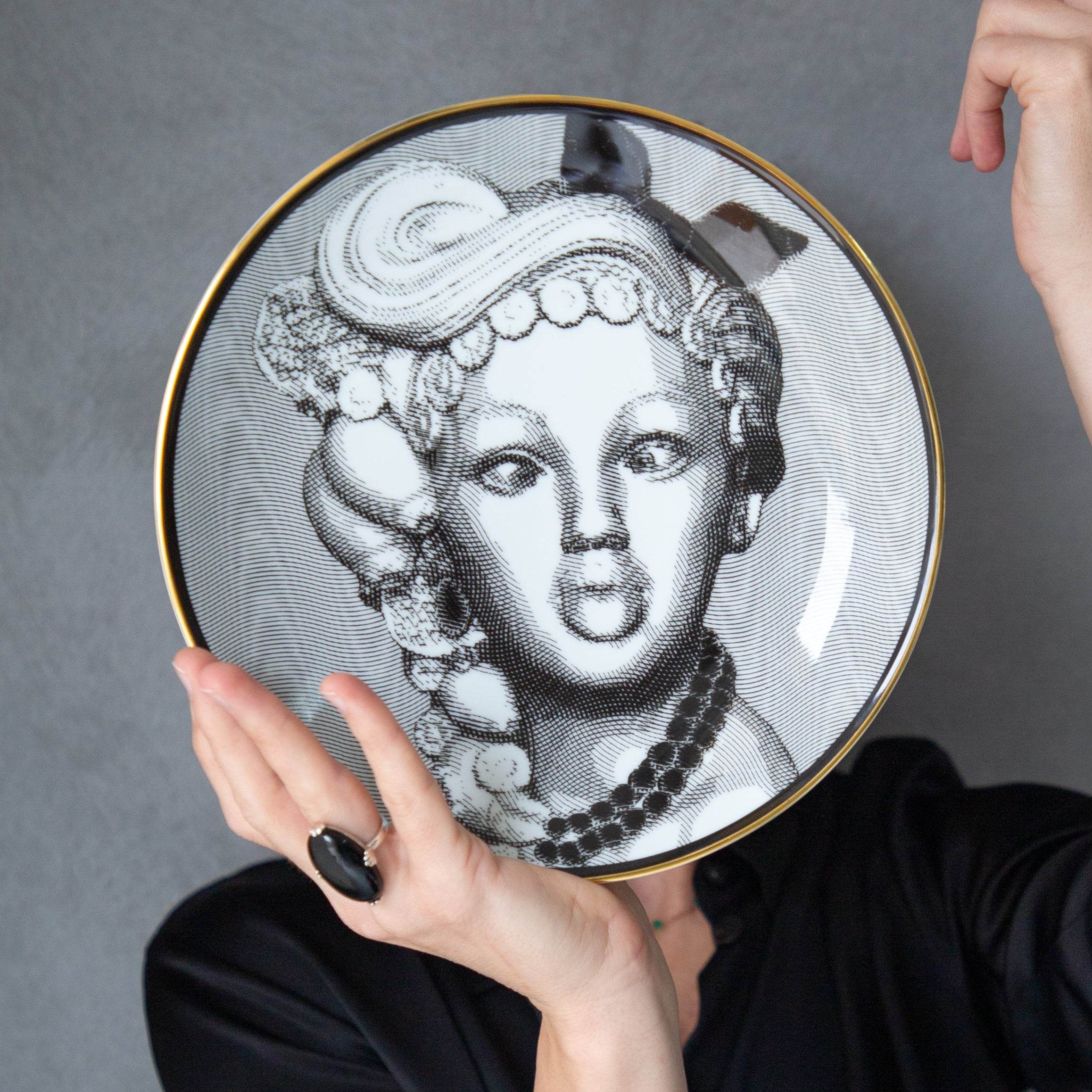 Decorative Plate - L'Irreverente - Sagrada Familia - Baci Milano