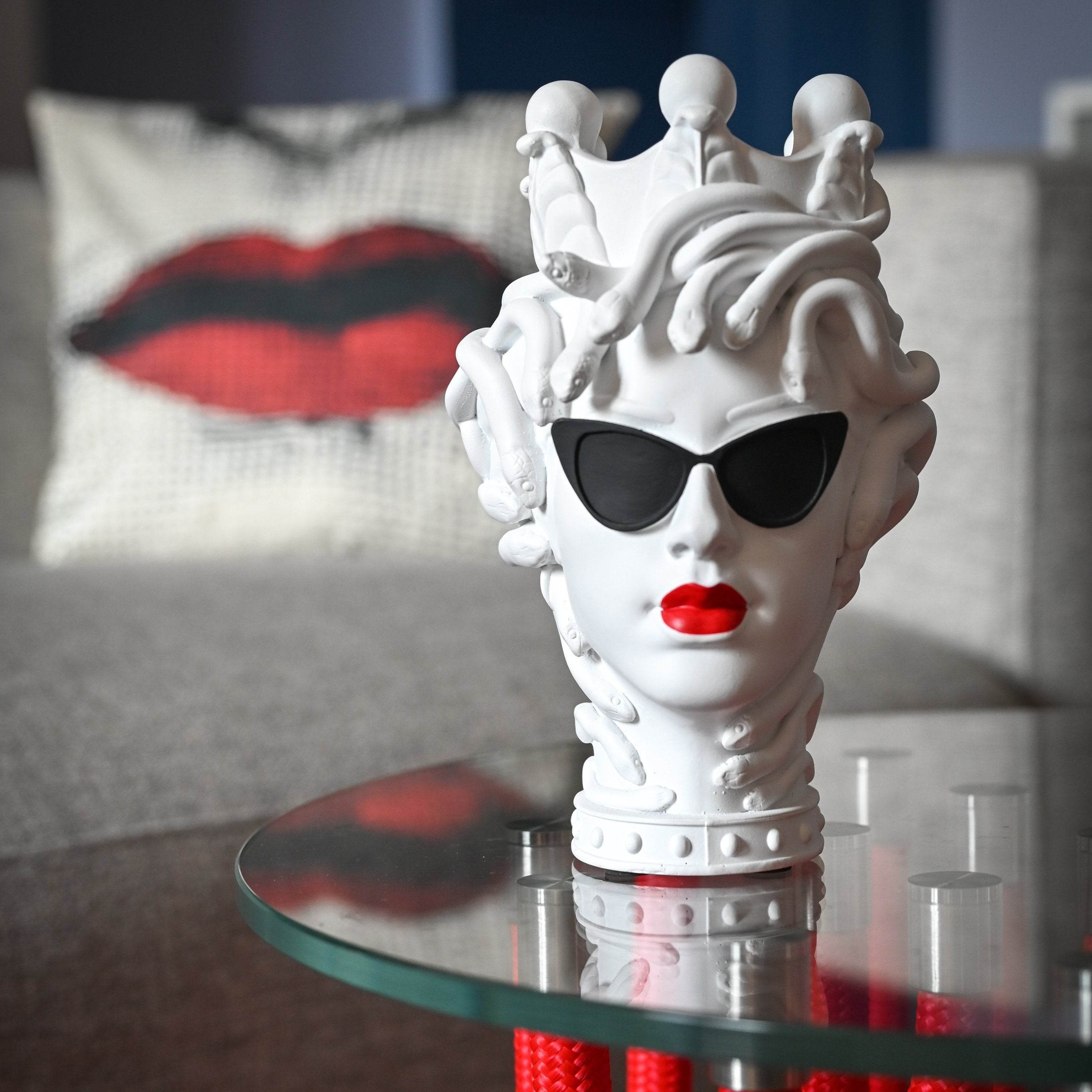 Head Statue - La Vipera in White - Sagrada Familia - Baci Milano