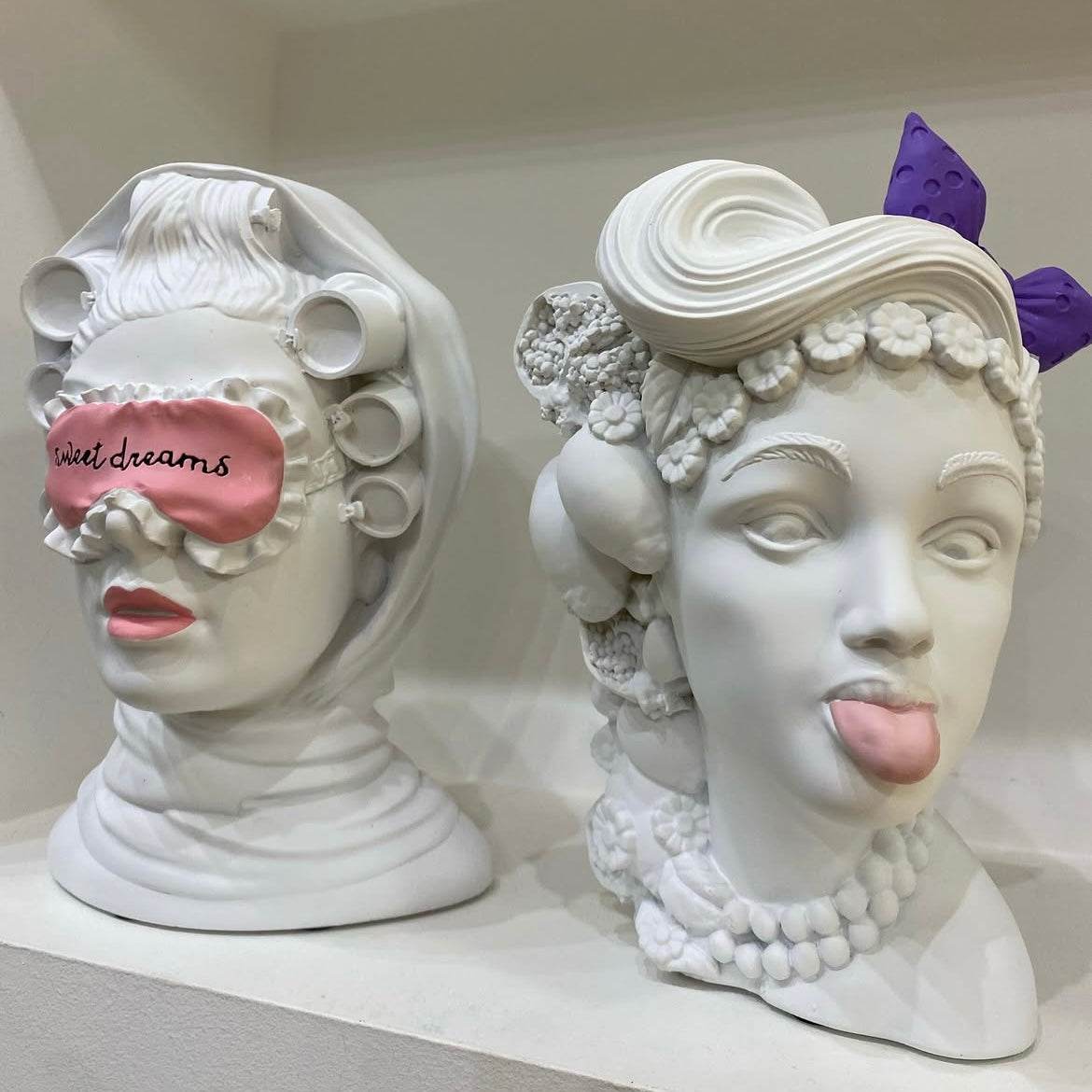 Head Statue - L'Irreverente in White - Sagrada Familia - Baci Milano