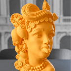 Head Statue - L'Irriverente in Yellow - Sagrada Familia - Baci Milano