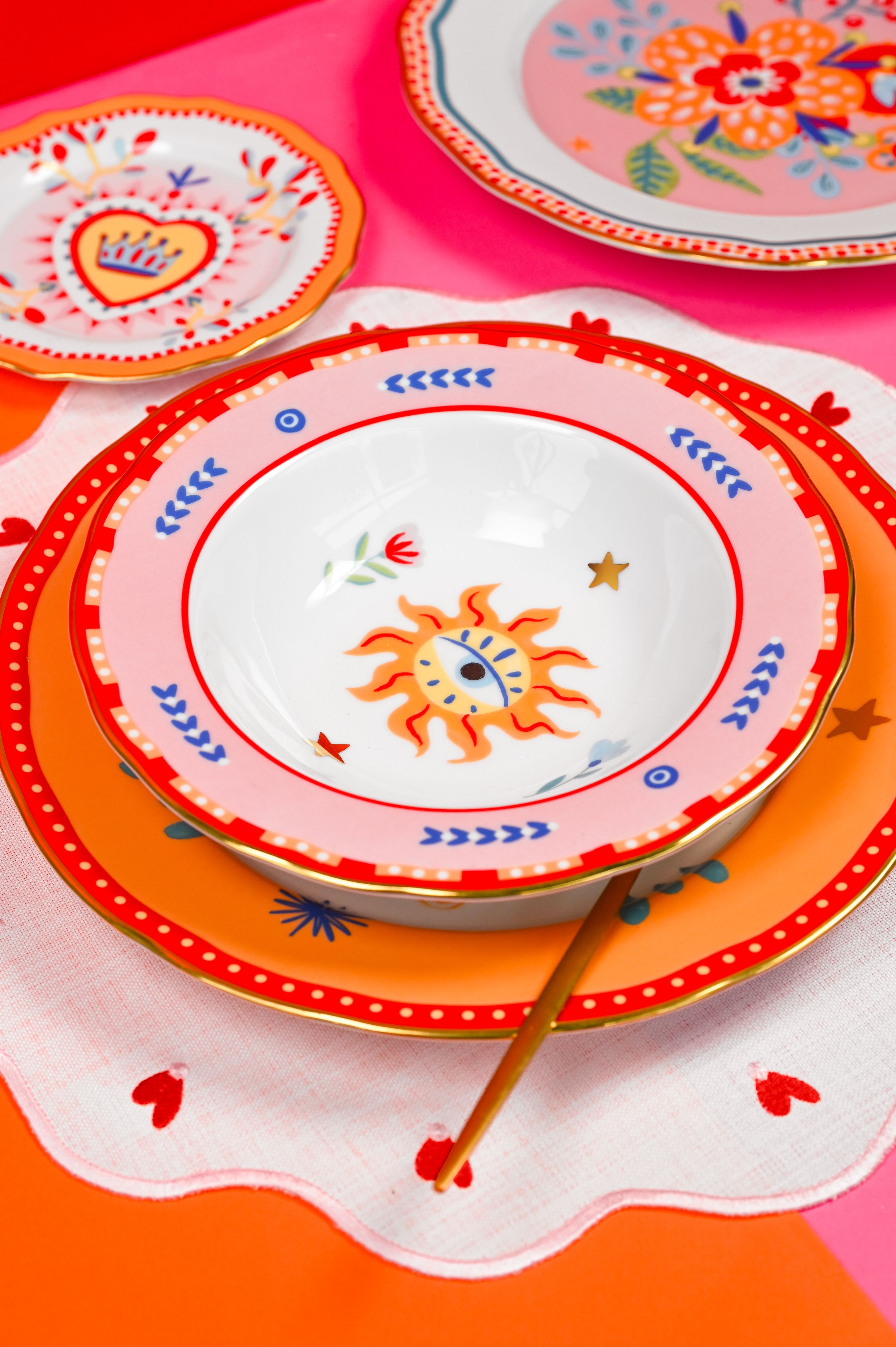 Red Porcelain Dinner Plate - Mamma Mia