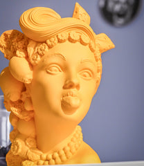 Head Statue - L'Irriverente in Yellow - Sagrada Familia - Baci Milano