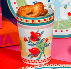 Porcelain Cup with Saucer/Lid - Pomegranate - Mamma Mia