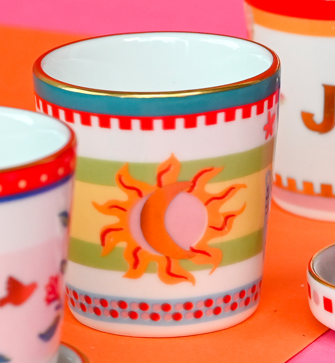 Porcelain Espresso Cup with Saucer/Lid - The Hand - Mamma Mia