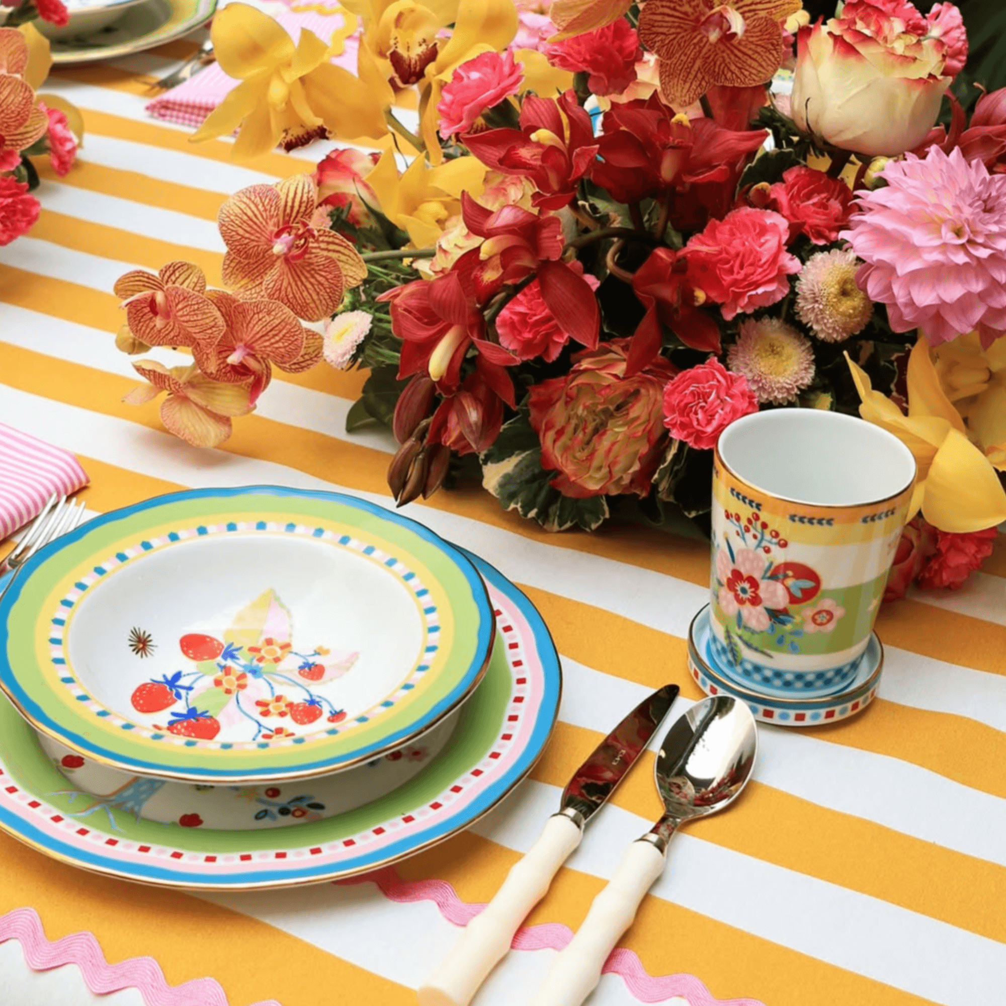 Porcelain Cup with Saucer/Lid - Flower - Mamma Mia - Baci Milano