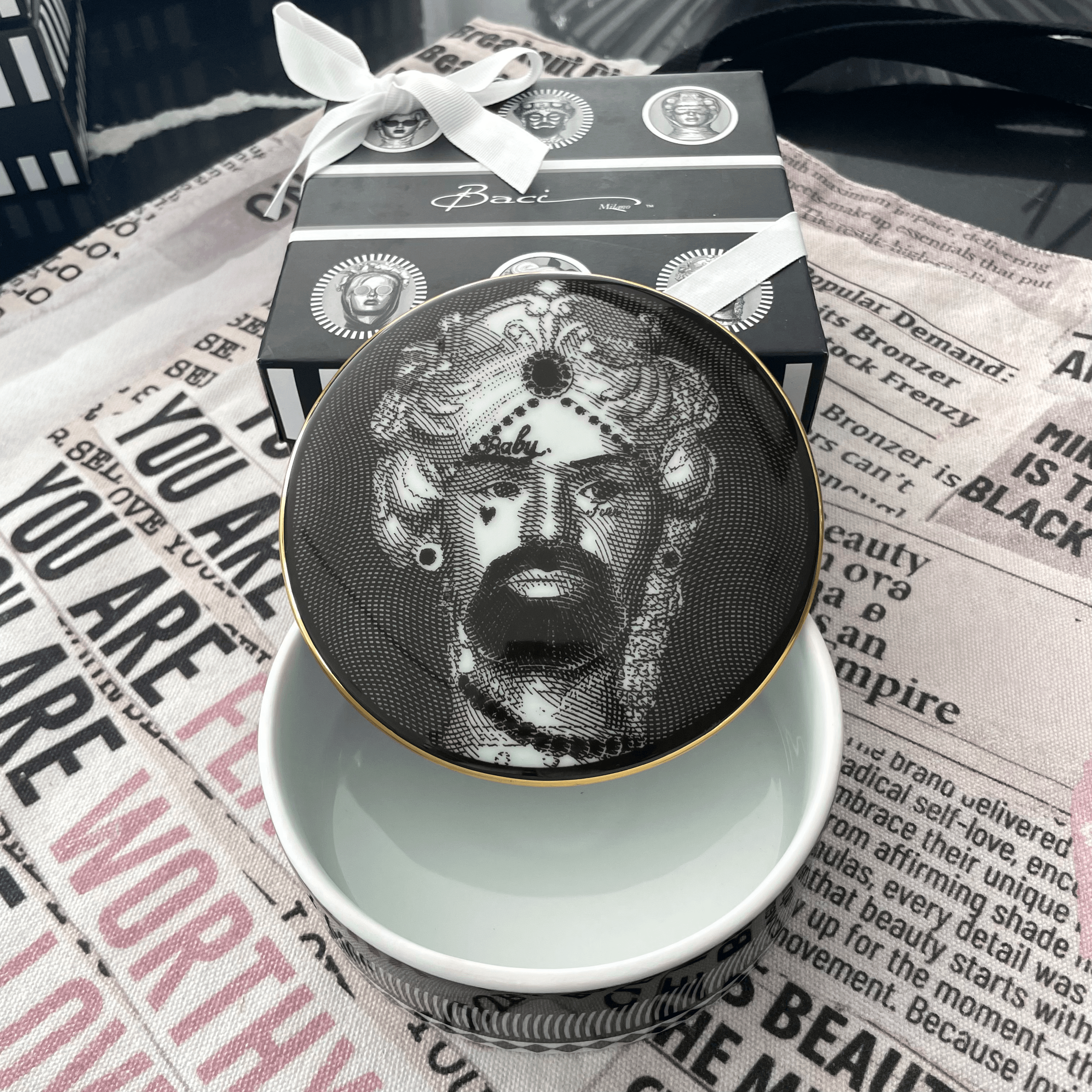 Porcelain Round Box - Il Trasgressive - Sagrada Familia - Baci Milano