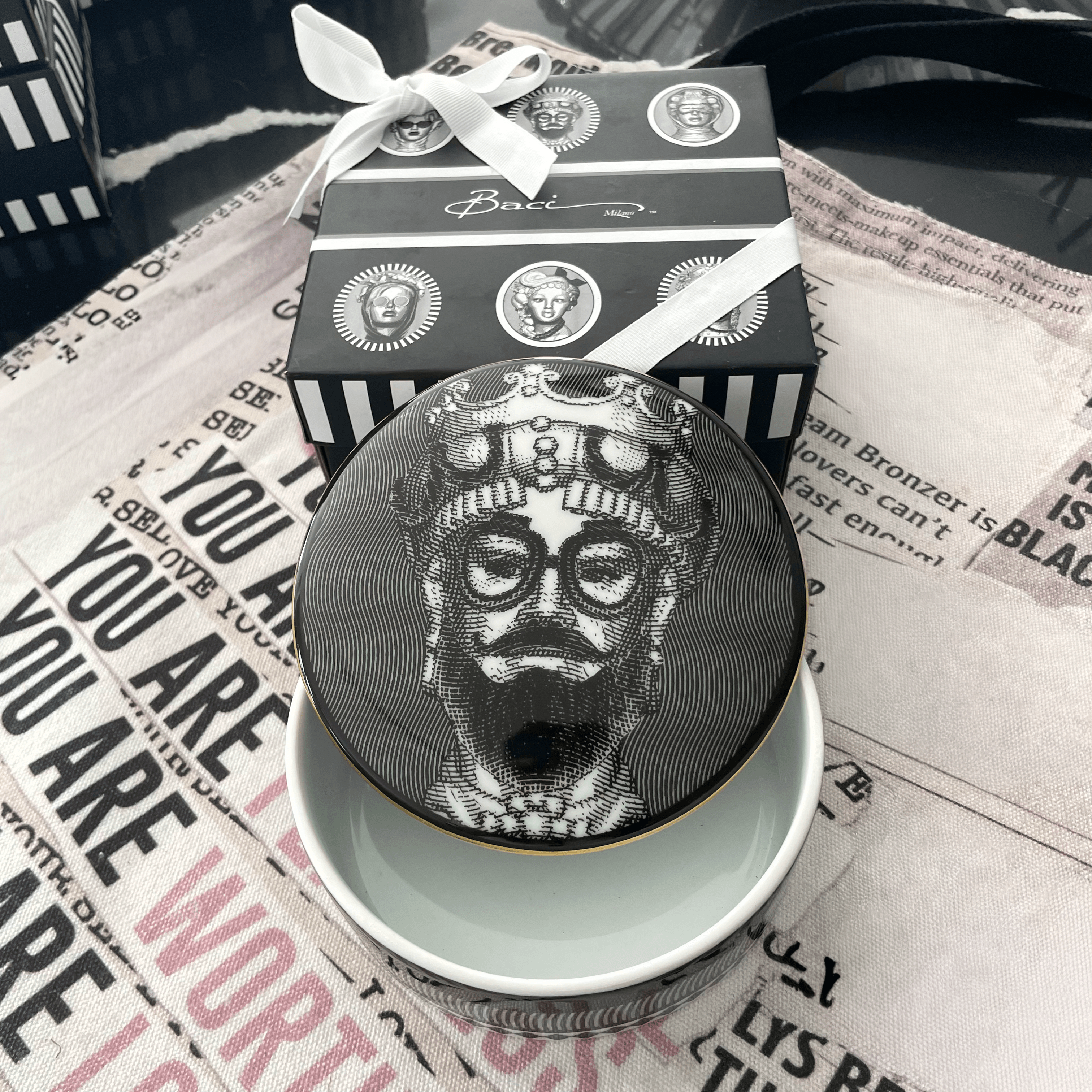 Porcelain Round Box L'Hypster - Sagrada Familia - Baci Milano